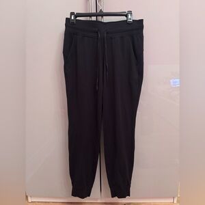 Lululemon Women’s joggers Black like new